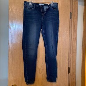 Black daisy juniors skinny 13